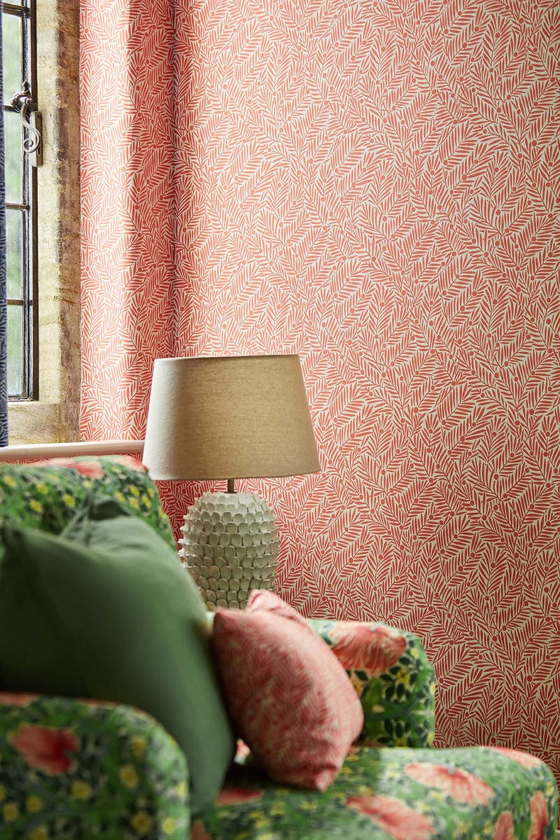 Morris & Co - Yew & Aril Watermelon Bedford Park Wallpapers