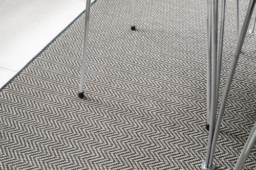 Nexus Greige Herringbone Golvabia Textilgolv