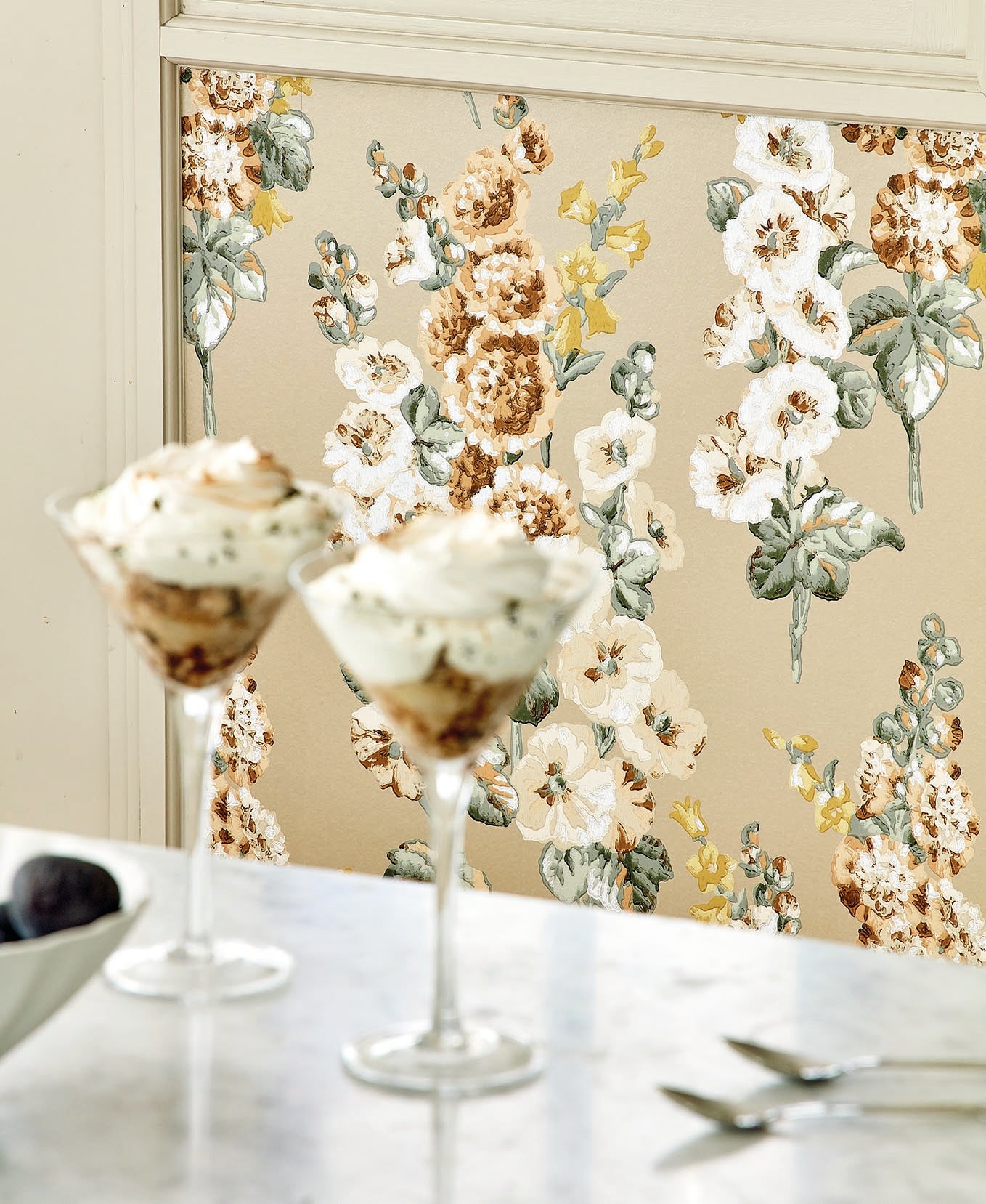 Sanderson - Hollyhocks Gold Metallic/ Sanderson One Sixty Wallp
