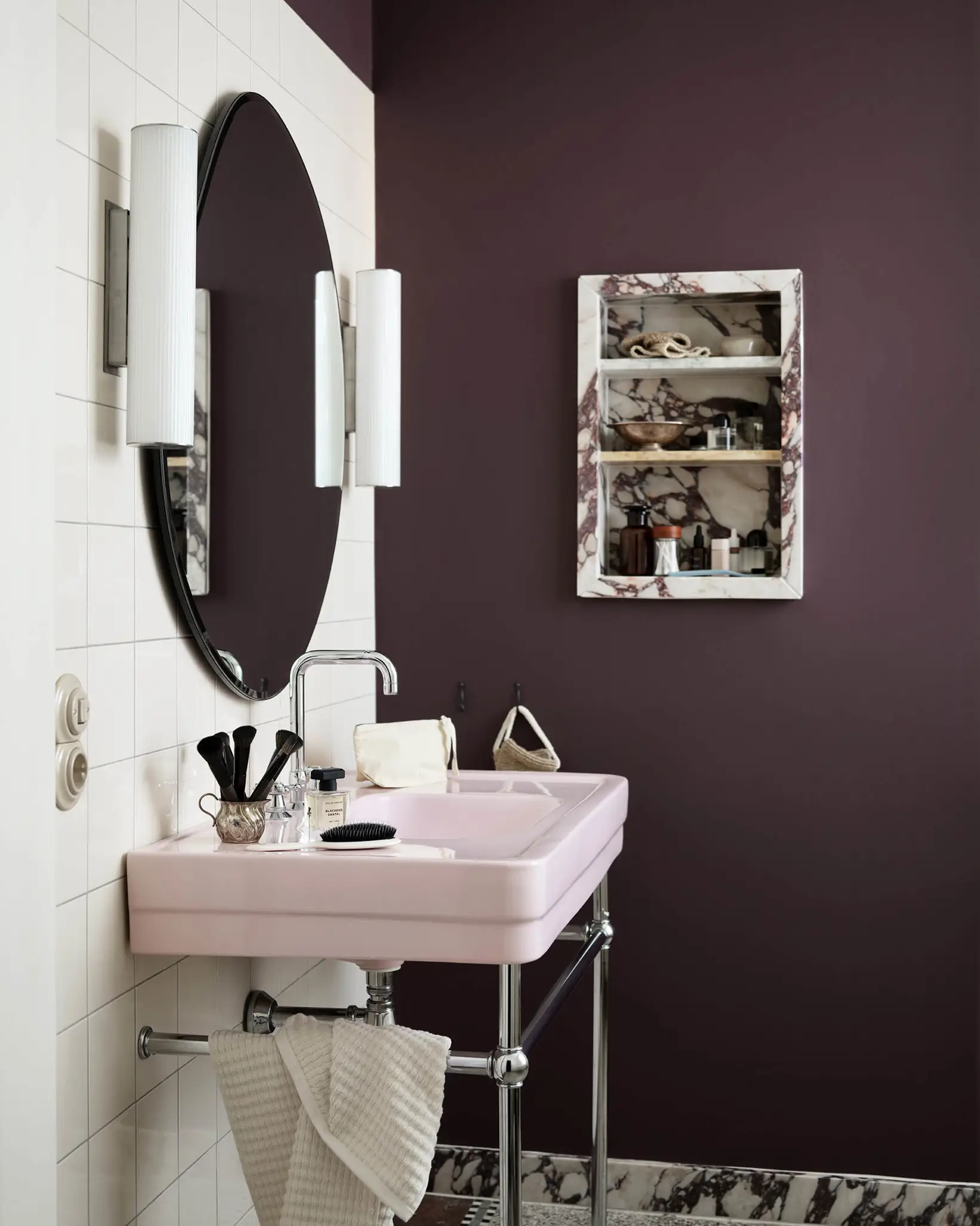  Velvet Plum 3570 - Jotun Lady Pure Color 10L