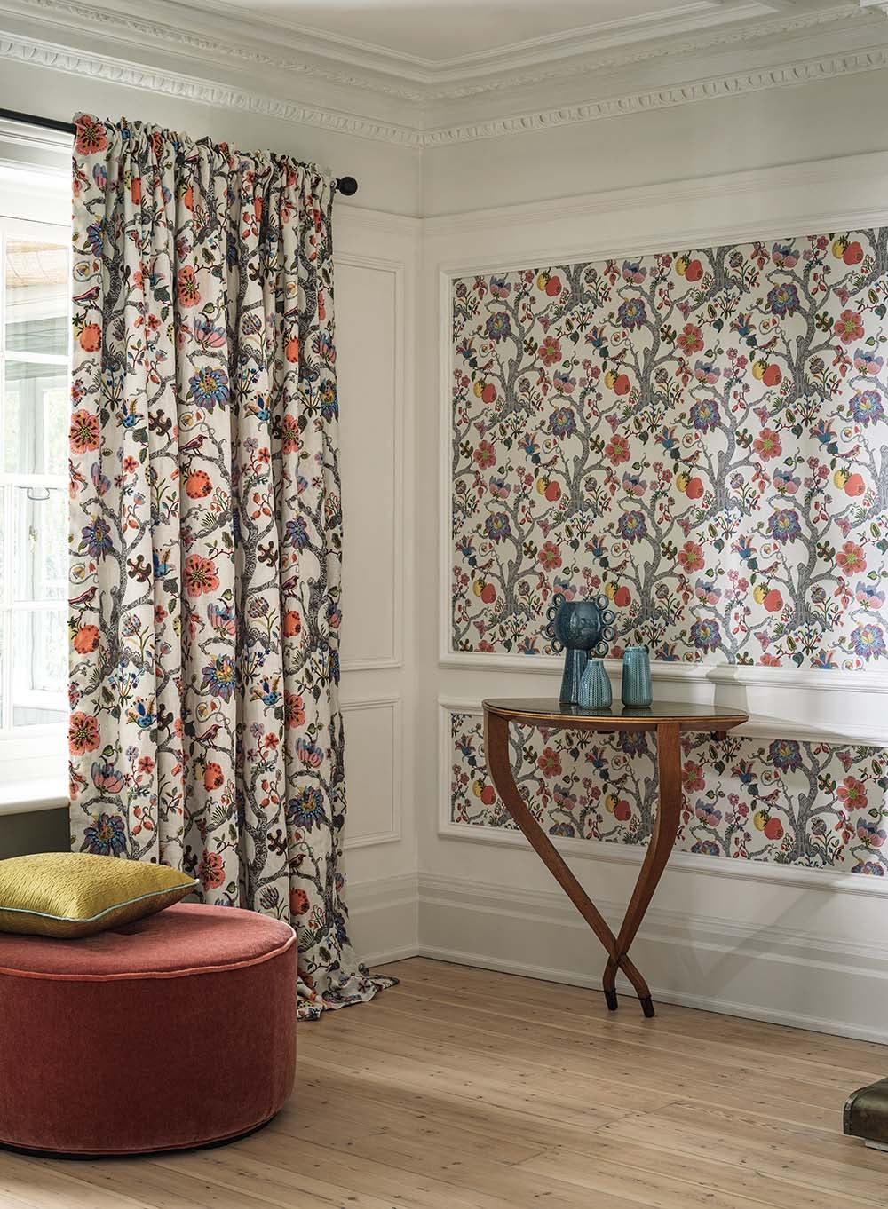 Osborne & Little - Puzzlewood Blossom