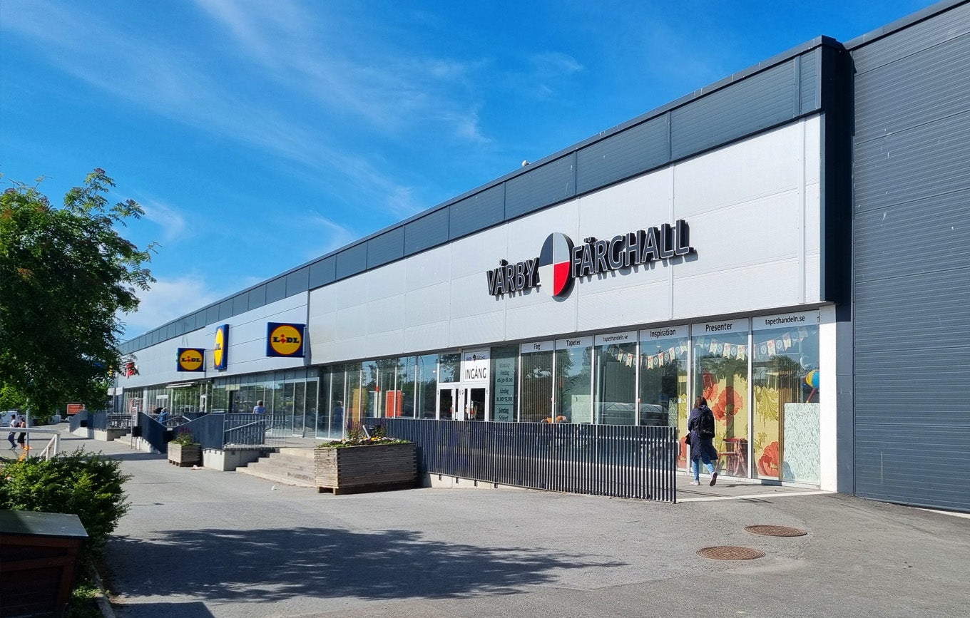 Varby_Exterior_Bla_himmel.jpg