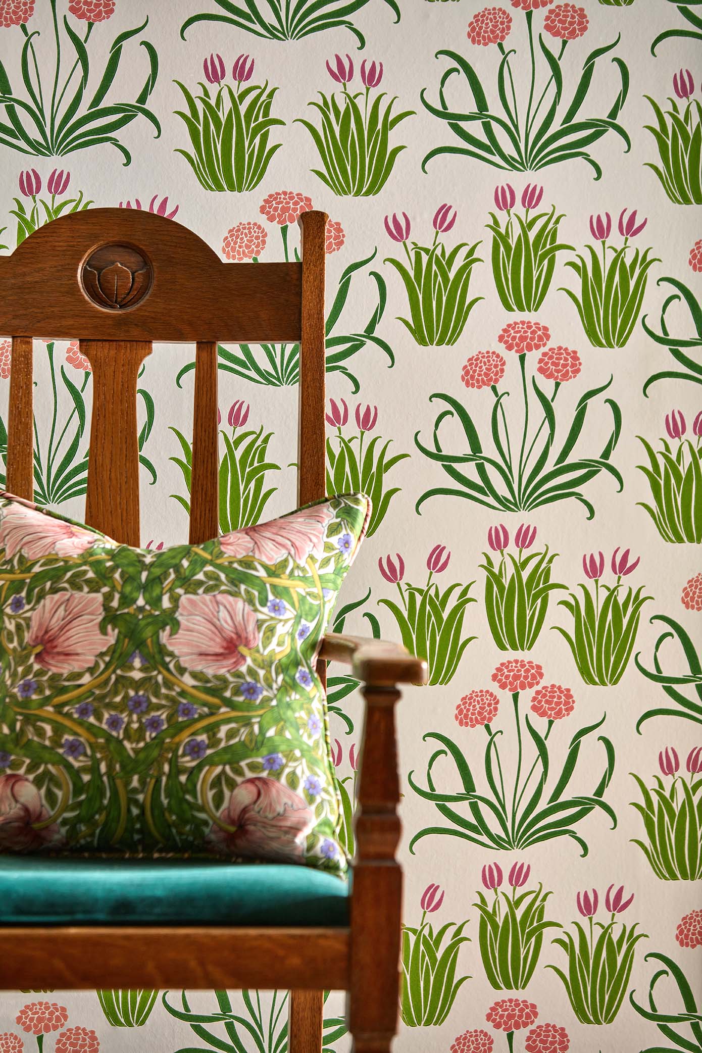 Morris & Co - Glade Tulip Fields Bedford Park Wallpapers