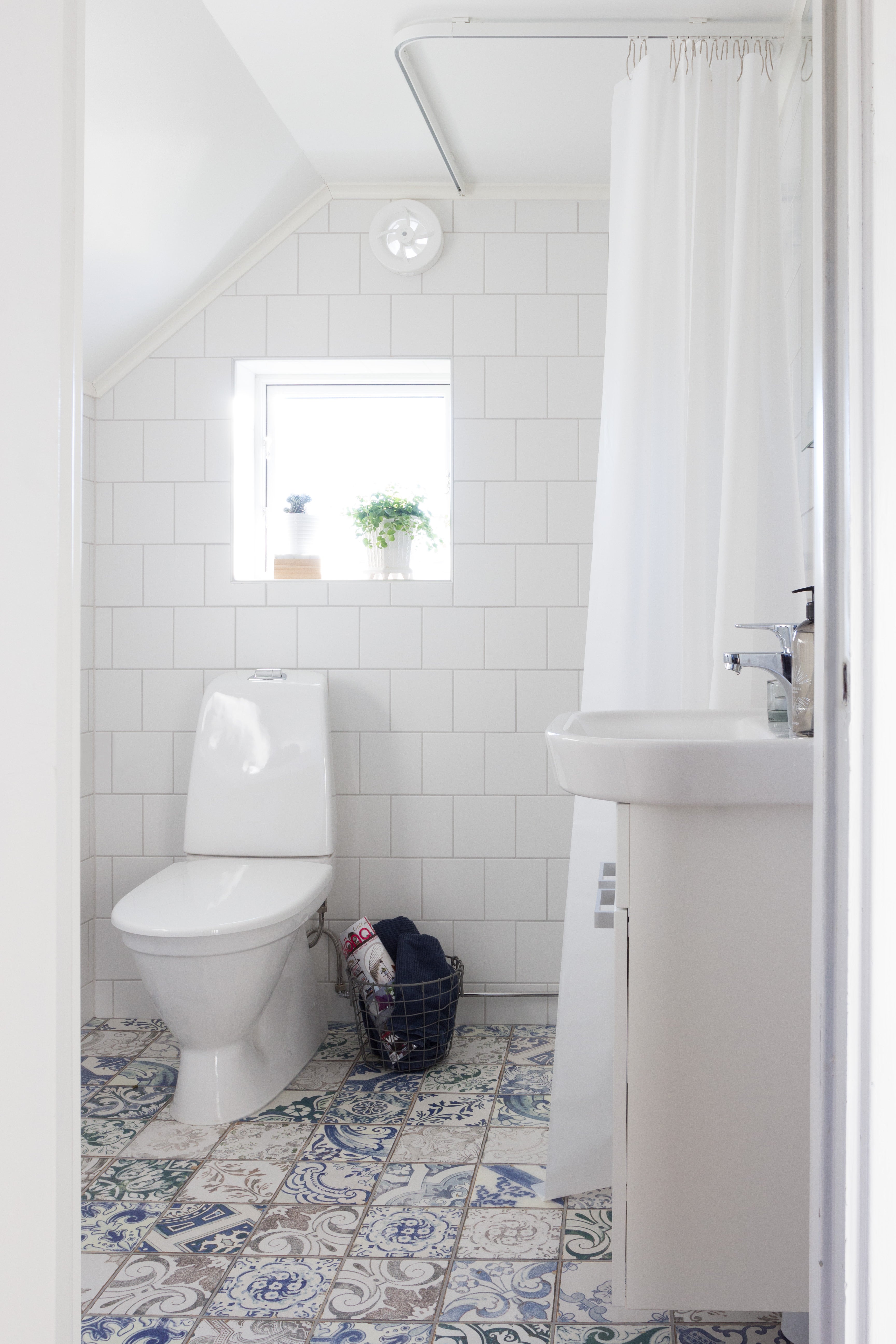 Colour basic Vit matt 15x15