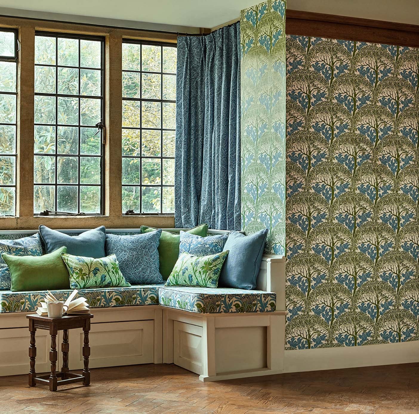 Morris & Co - The Savaric Garden Green Bedford Park Wallpapers