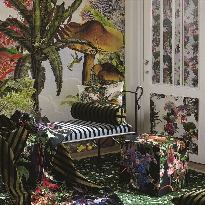 Jardin des Reves Scenes and Murals