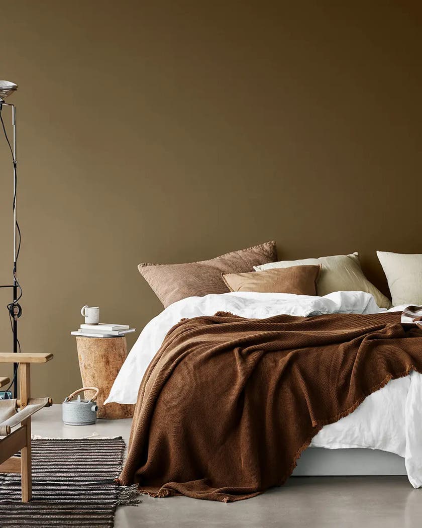 Golden Bronze 10963 - Jotun Lady Pure Color 0.75L