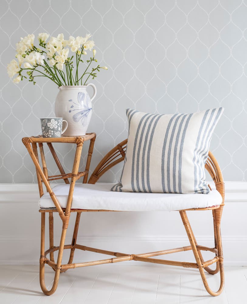 Espalier - Eggshell Blue White