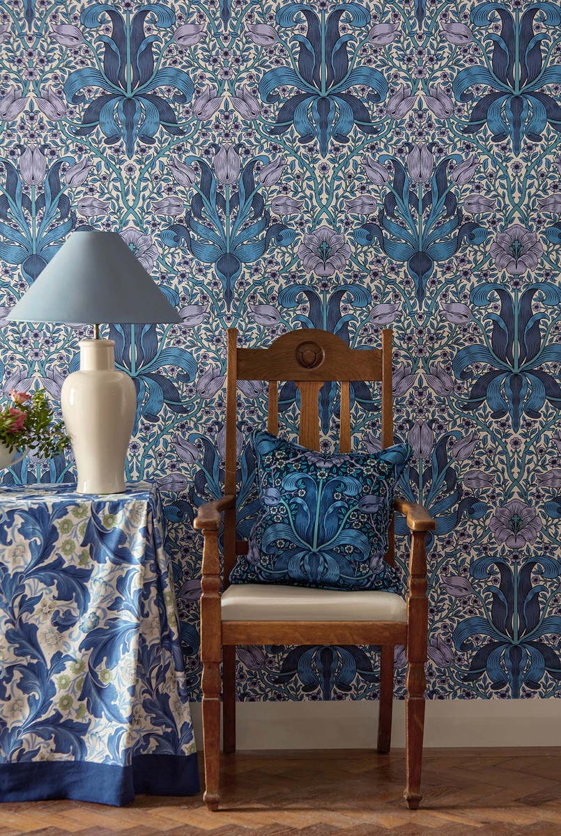 Morris & Co - Spring Thicket Indigo/Lil Bedford Park Wallpapers