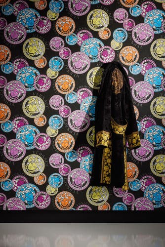 Versace V