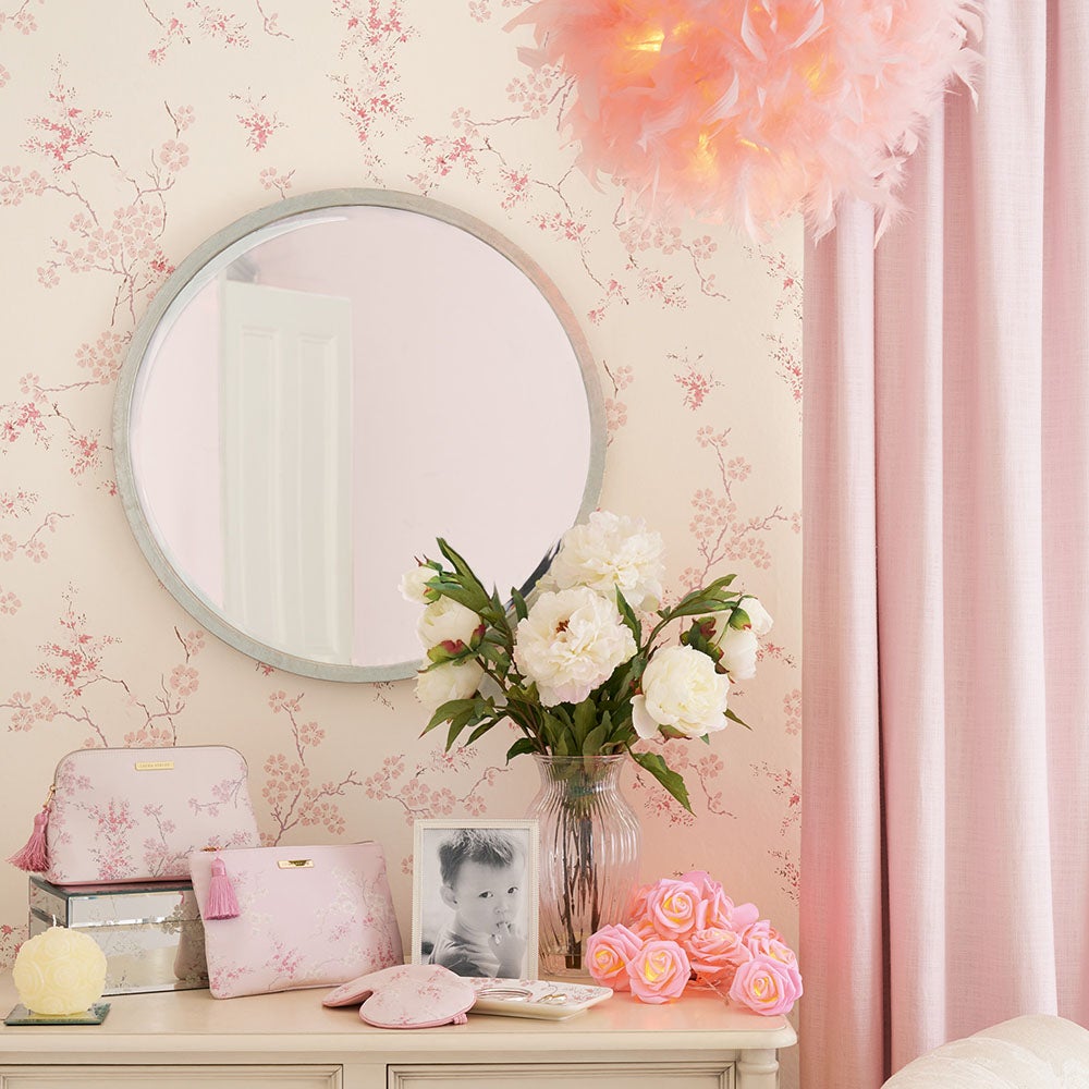 Laura Ashley vol. 1