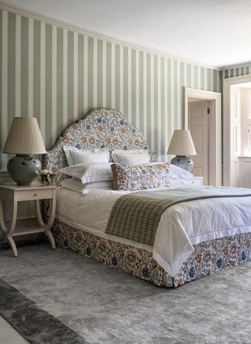 Nina Campbell - Sackville Stripe Green