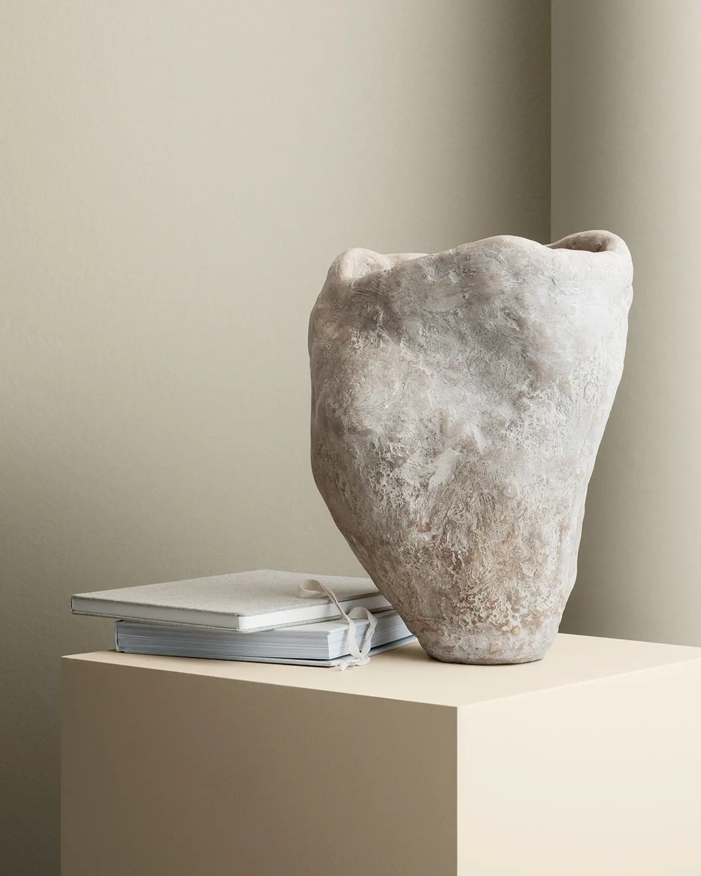 Gentle Whisper 12182 - Jotun Lady Pure Color 10L