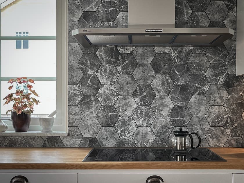 Marriott Marquina hex 14x16,3