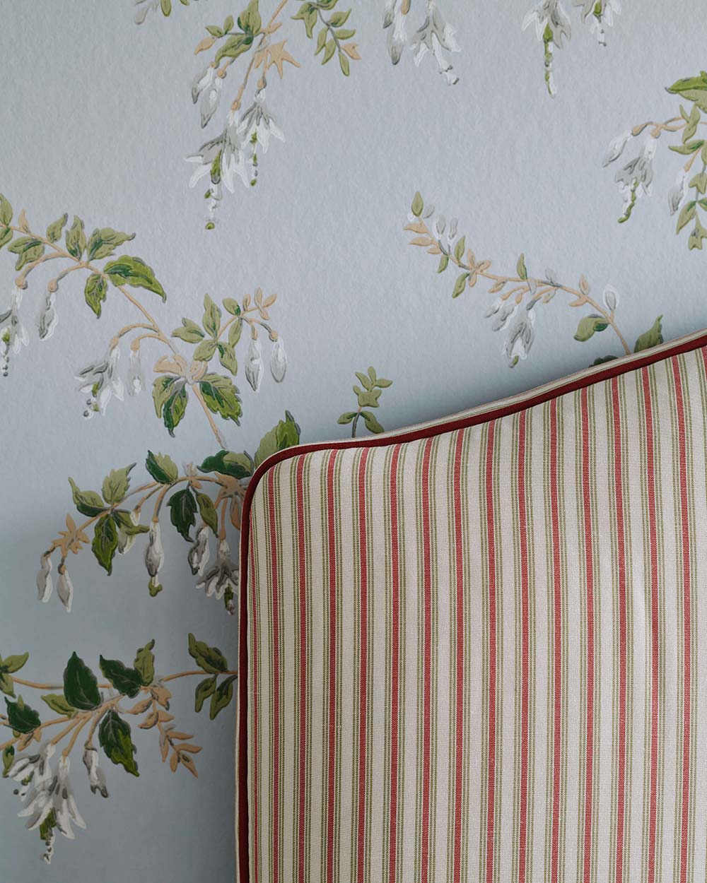 Colefax and Fowler - Fuchsia Old Blue