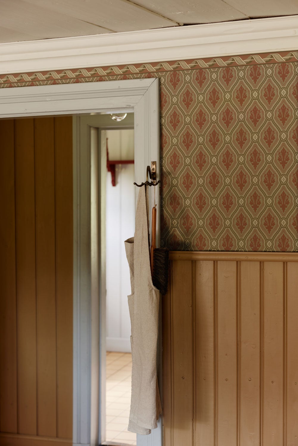 Duro - Eugen Bård Röd Gammalsvenska Papper