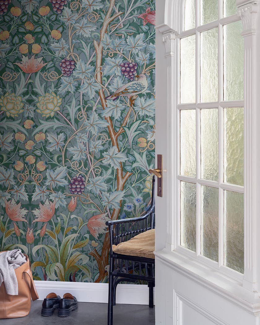 Midbec Tapeter - Vine Embroidery