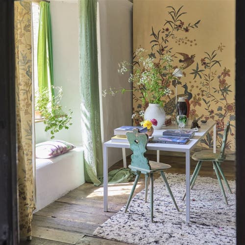 Peacock Toile Scene 1 Picture Book Wallpapers I