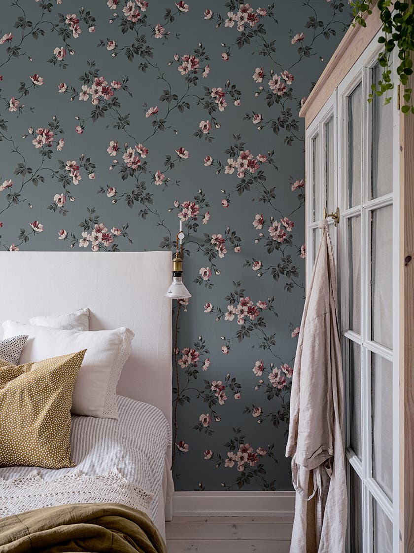 Kristina, Mörkgrå Hav & Land