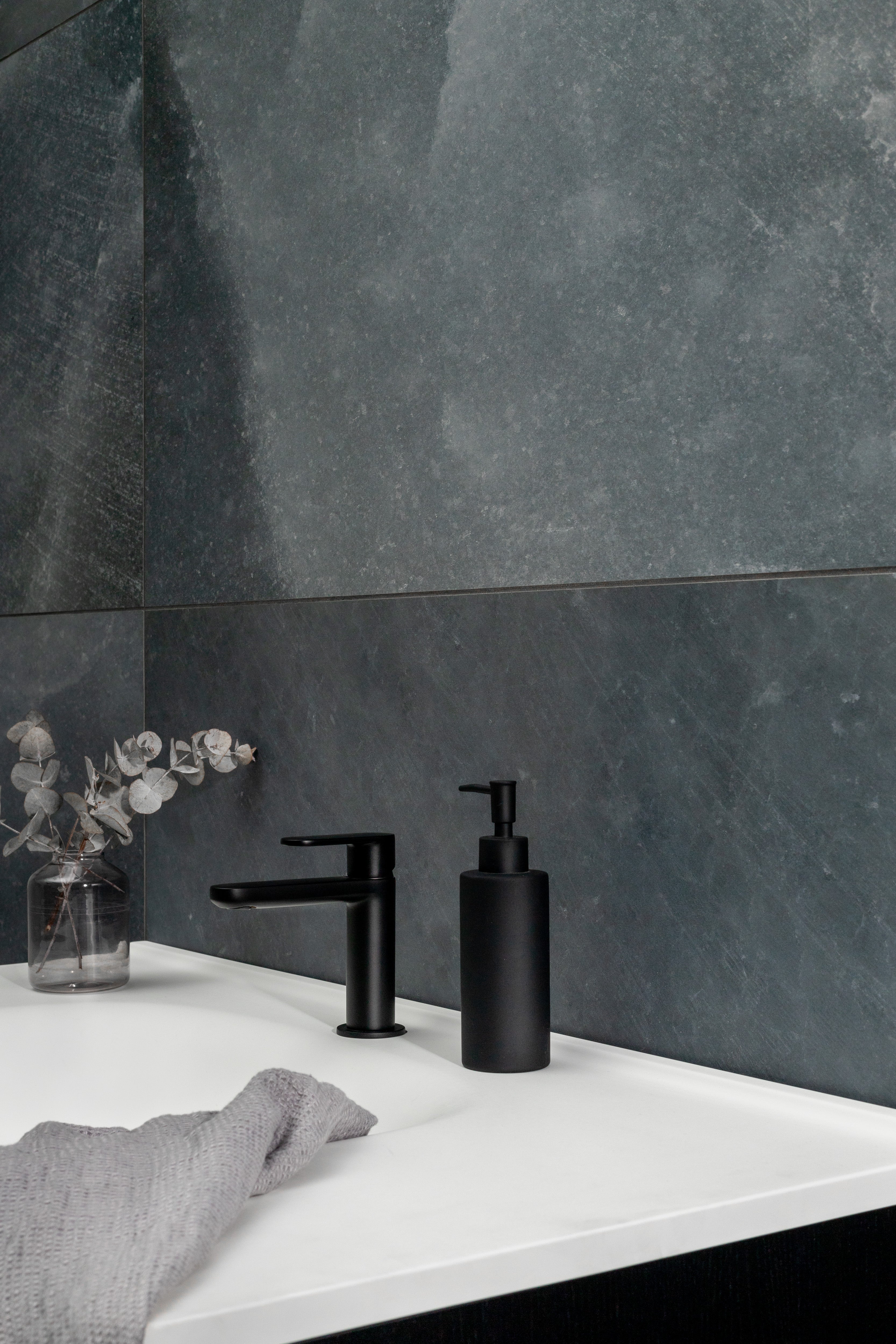 Salt Black 60x120 såg