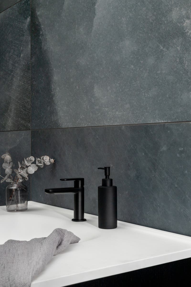 Salt Black 60x120 såg