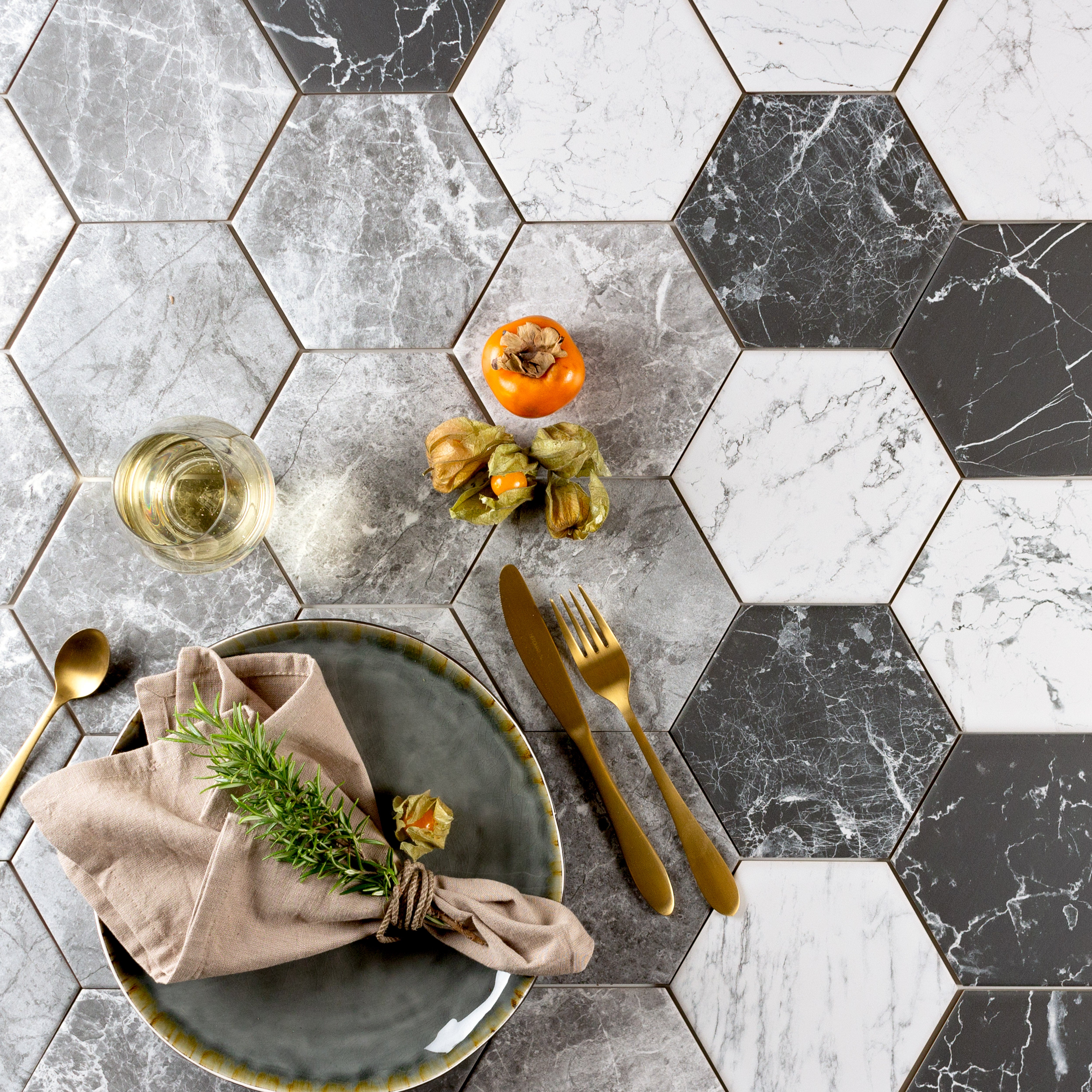 Marriott Marquina hex 14x16,3