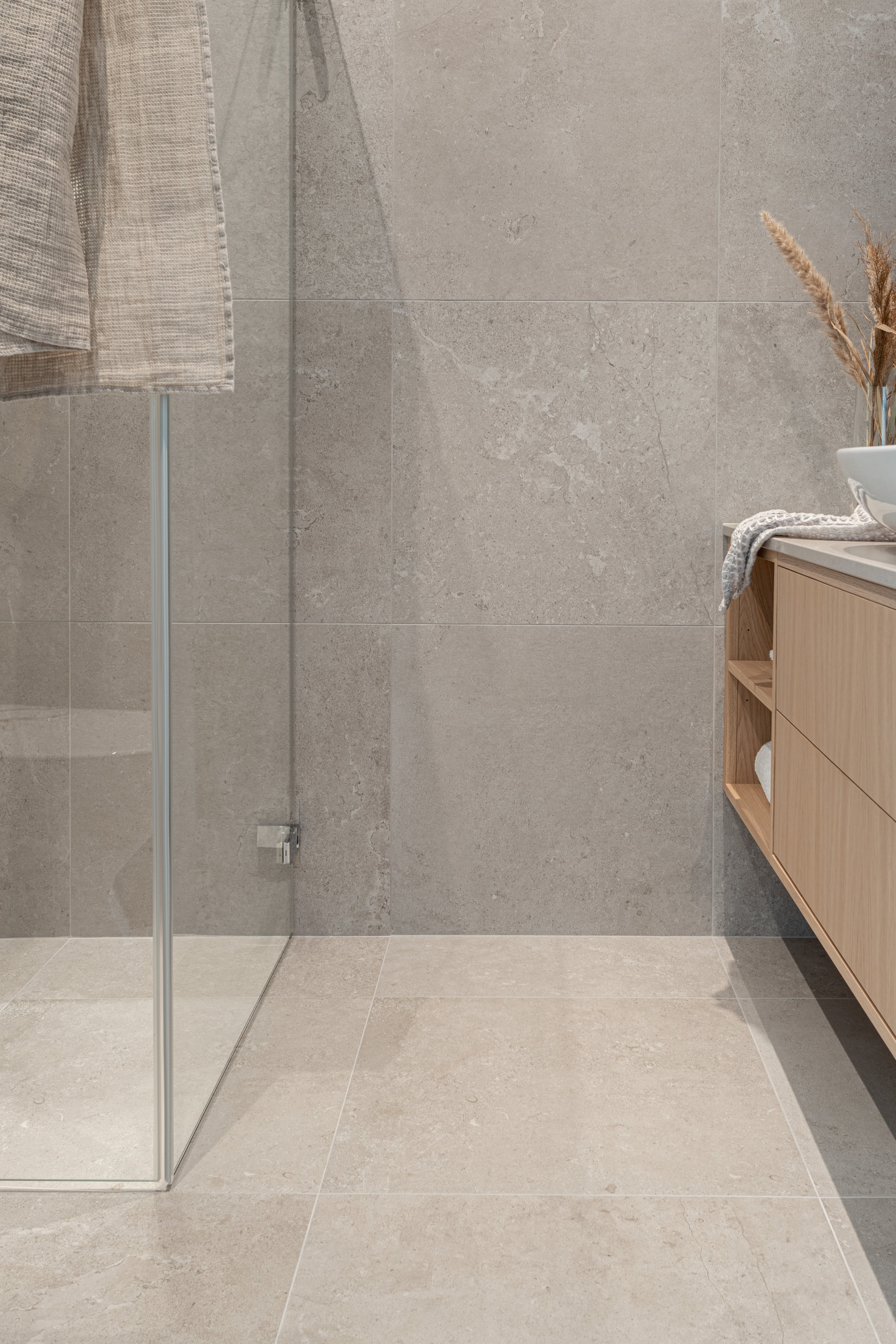 Hemse Grå 60x60 sågad