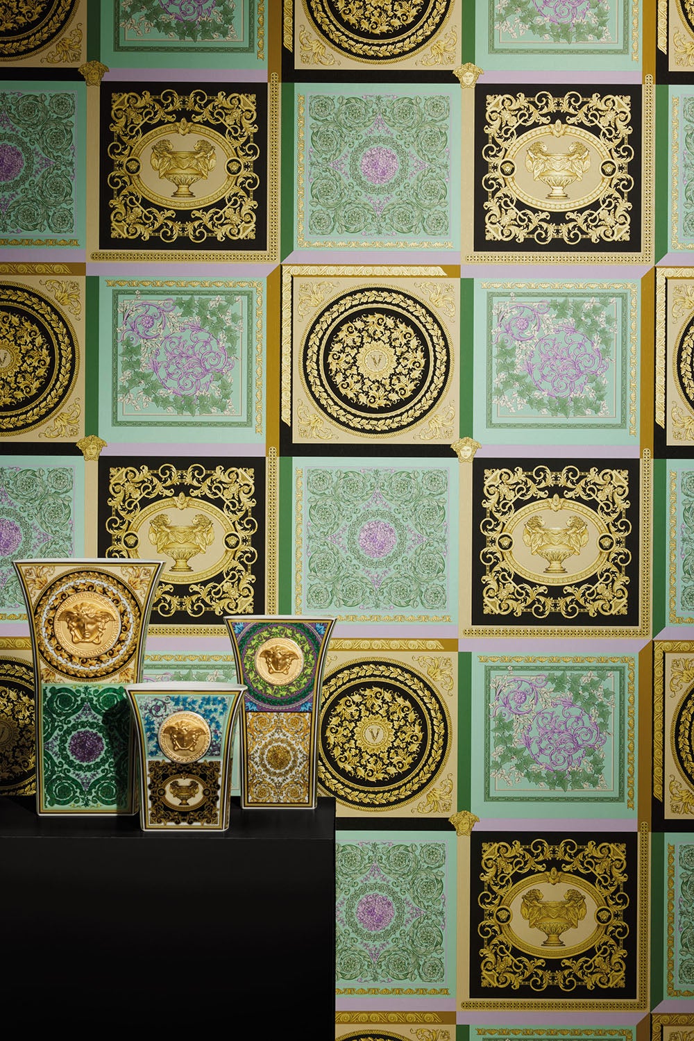Versace V